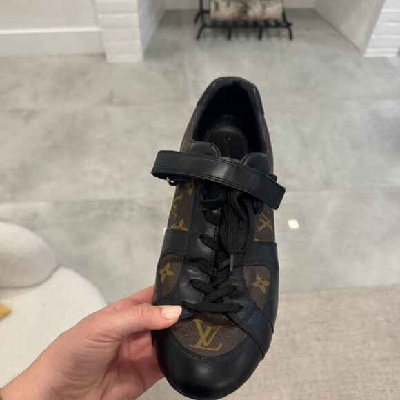 Louis Vuitton Men's Logo Hook Loop Closure Sneakers- 9.5 - Picture 2 of 5